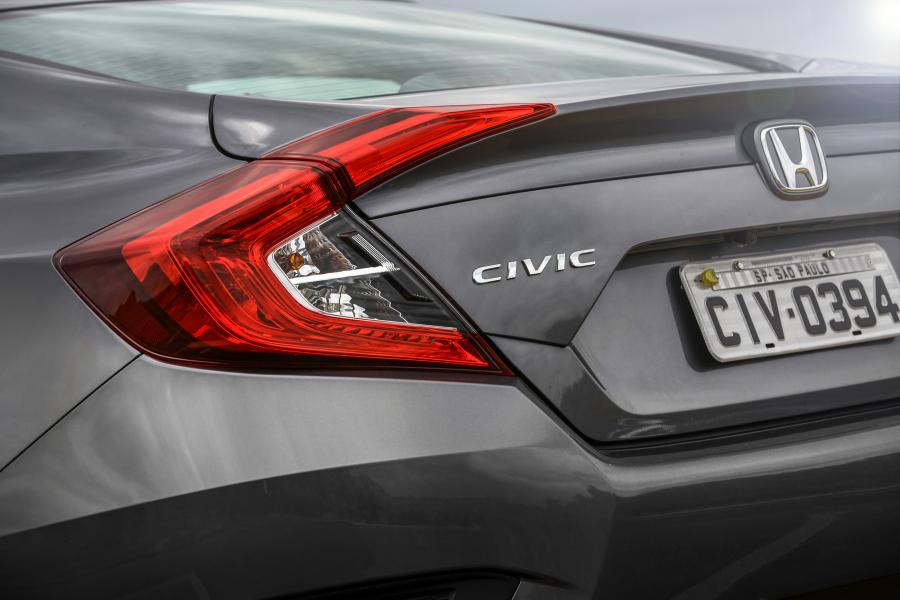 Детали экстерьера Honda Civic EX Sedan (FC) 2016 года  (LA) (фото 10 из 20)